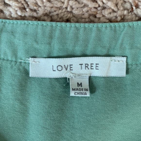 Cute sage greenish colored romper, photos are in different lighting. - Picture 5 of 5